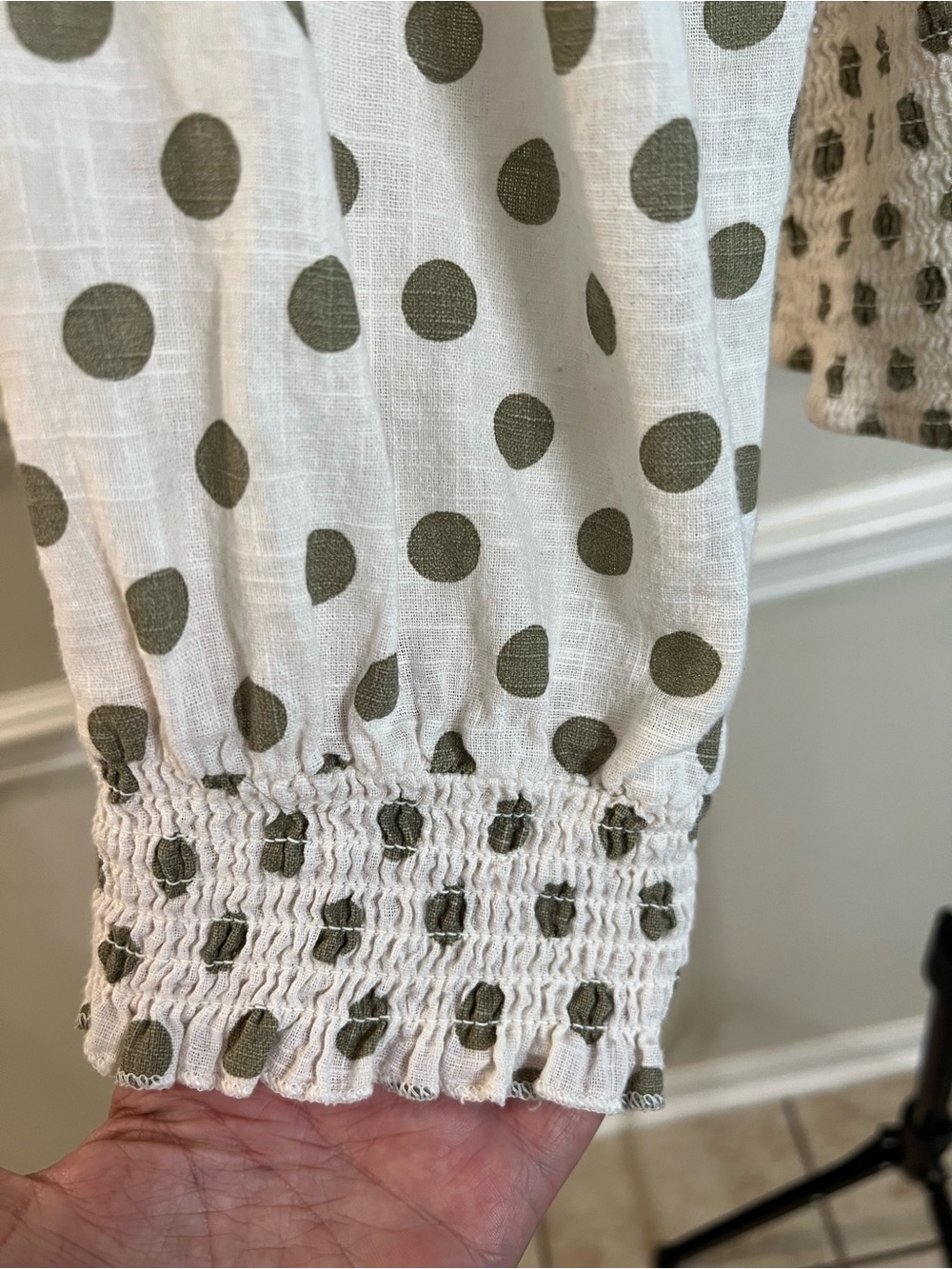 CATO Polka Dot Long Sleeve Green & White Smocked Cropped Blouse! Size XL. - Picture 3 of 11